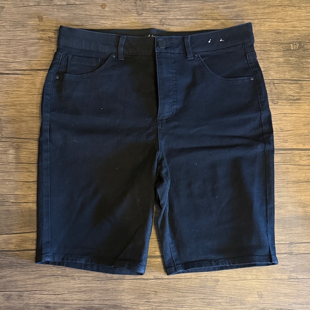 d. jeans Woman’s Black Flat Front Shorts